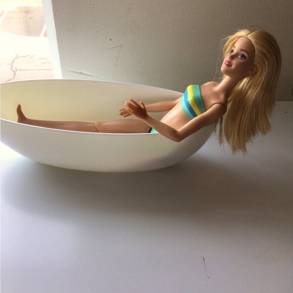 Barbie set bath tub and Barbie doll